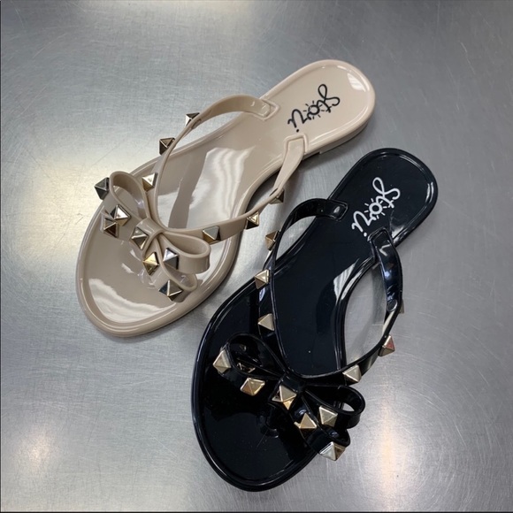 🌼Girl’s Studded Jelly Sandals (Cream) - Picture 4 of 7